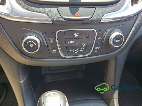 Used 2019 Chevrolet Equinox LT FWD image 16