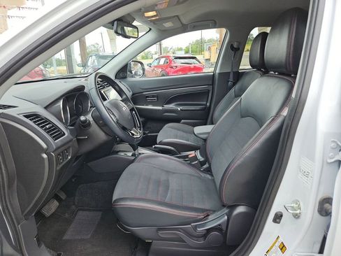 Used 2025 Mitsubishi Outlander Sport SE AWD/4WD image 11