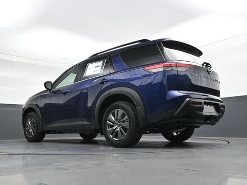 Certified 2026 Nissan Pathfinder SV w/ SV Premium Package FWD image 42