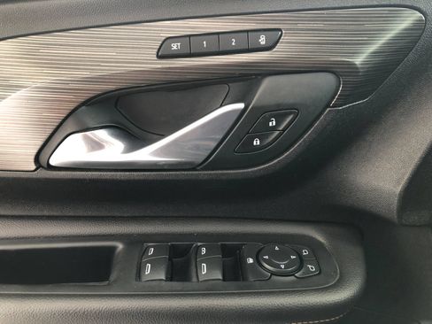 Used 2019 GMC Terrain SLT w/ Preferred Package FWD image 39