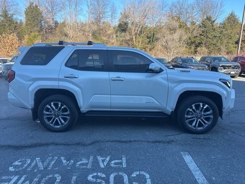 Used 2025 Toyota 4Runner Limited image 4