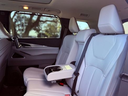 Certified 2026 INFINITI QX60 Luxe w/ Family Package image 32