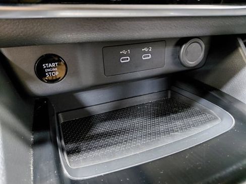 Used 2025 Nissan Rogue SV image 24