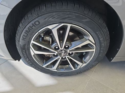 Used 2024 Kia Forte LXS w/ LXS Technology Package image 31