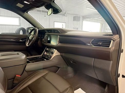 Used 2023 GMC Yukon Denali image 12