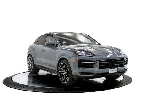 Certified 2025 Porsche Cayenne S AWD/4WD image 9