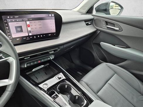 New 2026 Audi Q3 quattro 2.0T AWD/4WD image 14