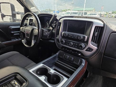 Used 2016 GMC Sierra 2500 SLE w/ SLE Preferred Package AWD/4WD image 9