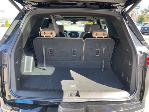 Used 2023 Chevrolet Traverse Premier w/ LPO, Cargo Package image 49