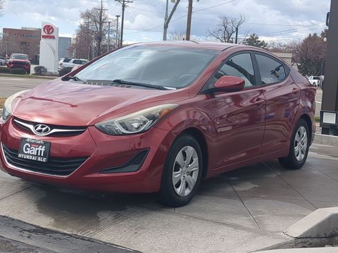 Used 2016 Hyundai Elantra SE image 9