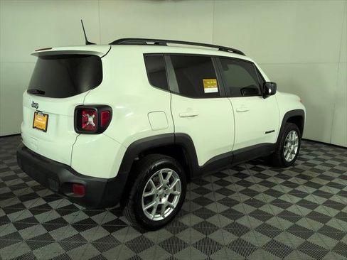 Certified 2023 Jeep Renegade Latitude w/ Sun/Sound Group AWD/4WD image 6