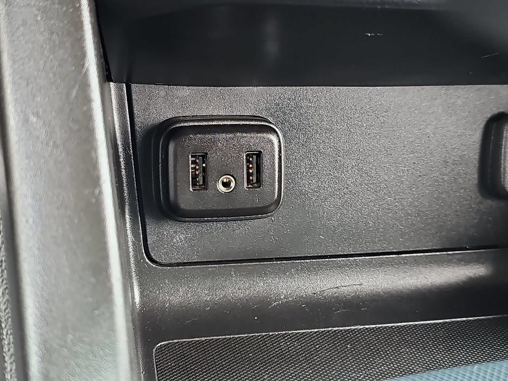 Used 2019 Chevrolet Colorado Z71 AWD/4WD image 24