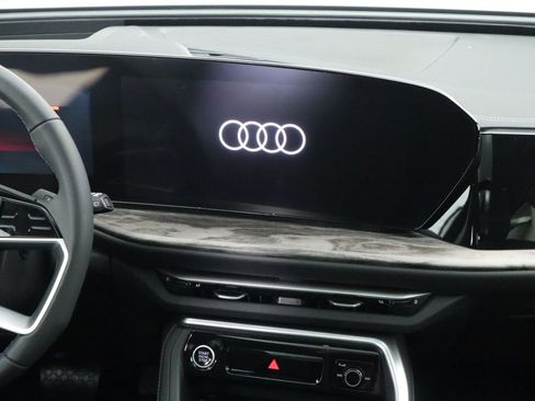 Certified 2025 Audi Q5 Premium Plus w/ Premium Plus image 16