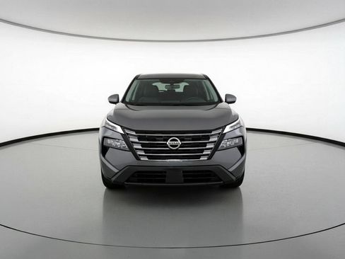 Used 2025 Nissan Rogue SV image 2