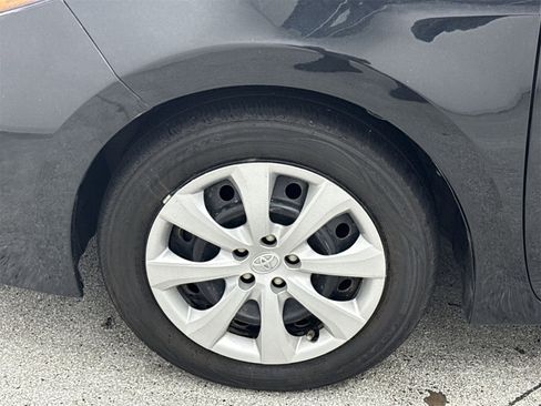 Used 2017 Toyota Corolla LE image 46