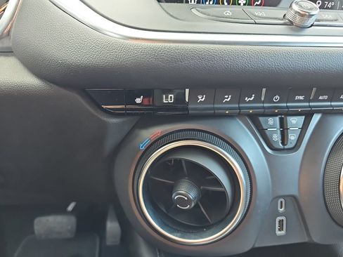 Used 2021 Chevrolet Blazer LT FWD image 18