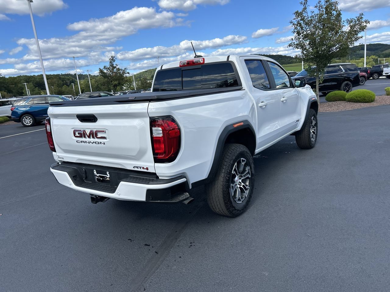 Used 2024 GMC Canyon AT4 w/ AT4 Premium Package AWD/4WD image 7