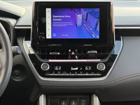 Used 2024 Toyota Corolla Cross XSE image 17