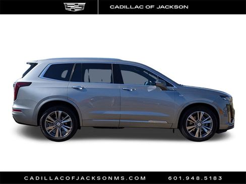 Certified 2025 Cadillac XT6 Premium Luxury image 4