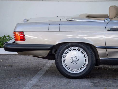 Used 1989 Mercedes-Benz 560 SL image 15