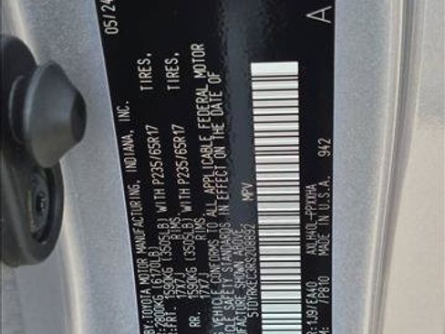 Certified 2024 Toyota Sienna XLE FWD image 26