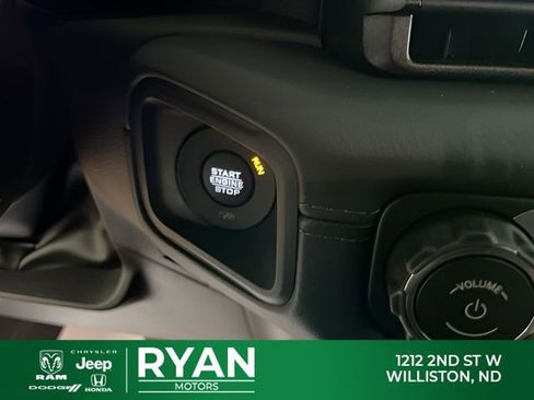 New 2026 Jeep Gladiator Mojave w/ Technology Group AWD/4WD image 38