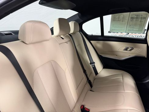 Used 2025 BMW 330i Sedan w/ Convenience Package RWD image 42