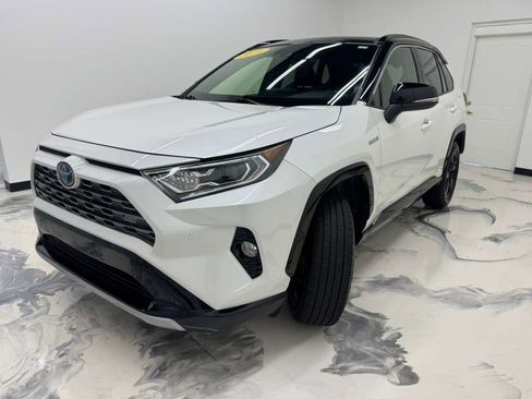 Used 2019 Toyota RAV4 XSE AWD/4WD image 3