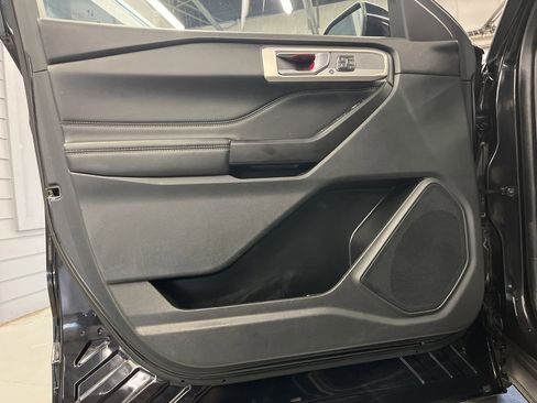 Used 2020 Ford Explorer Limited image 9