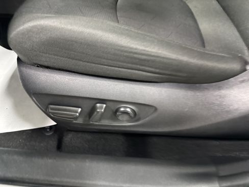 Used 2025 Toyota RAV4 XLE AWD/4WD image 14