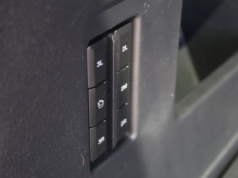 Used 2024 Ford Expedition Limited image 22