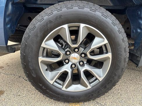 Used 2024 Chevrolet Silverado 1500 LT AWD/4WD image 23