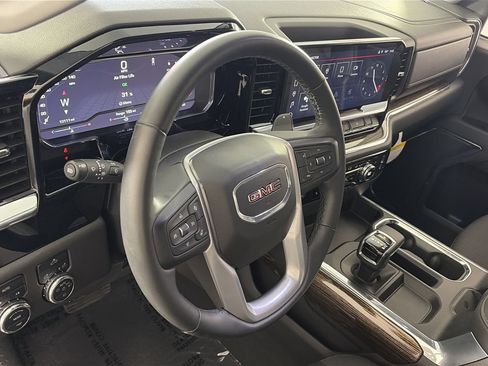 Used 2024 GMC Sierra 1500 Elevation AWD/4WD image 11