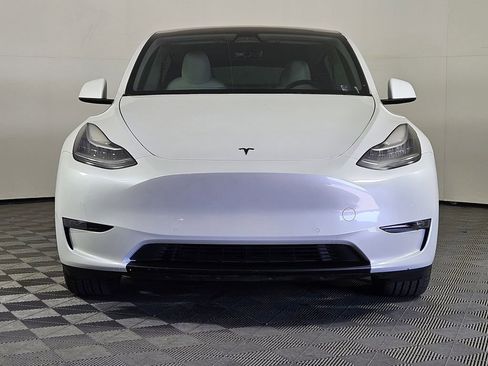 Used 2022 Tesla Model Y Long Range AWD/4WD image 2