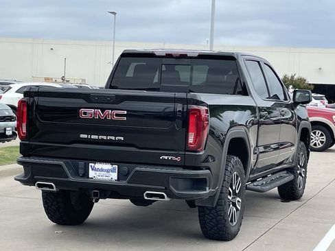 Used 2023 GMC Sierra 1500 AT4 w/ AT4 Premium Package AWD/4WD image 4