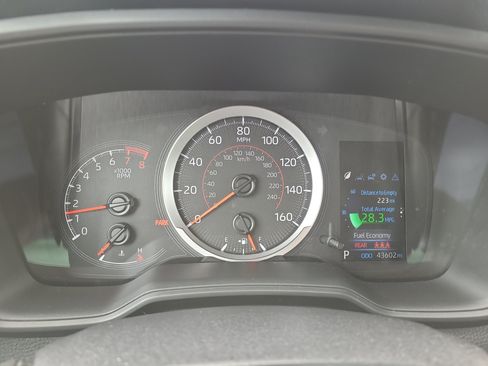 Certified 2022 Toyota Corolla Cross LE AWD/4WD image 22