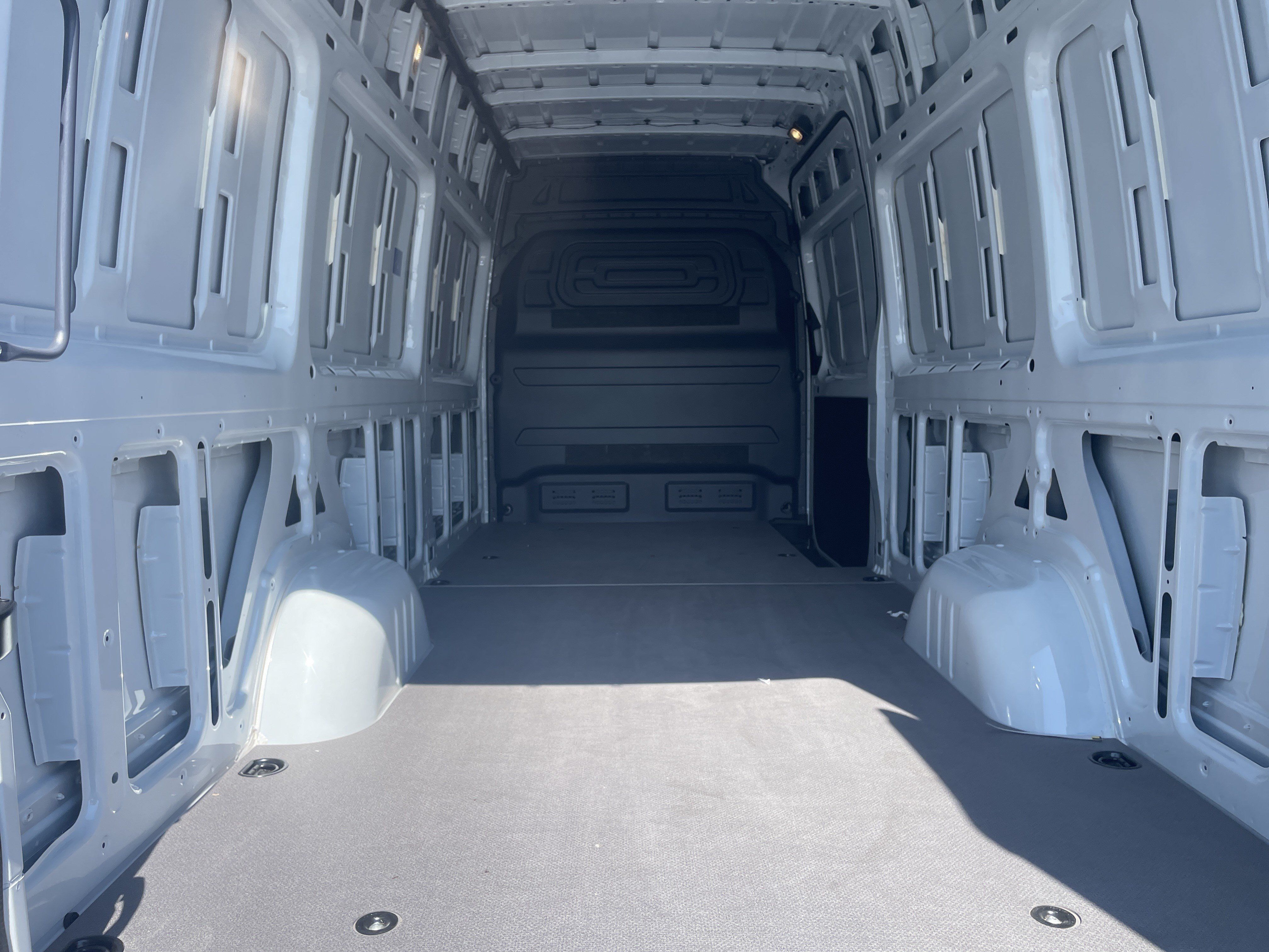 Used 2025 Mercedes-Benz eSprinter 170 Cargo image 29