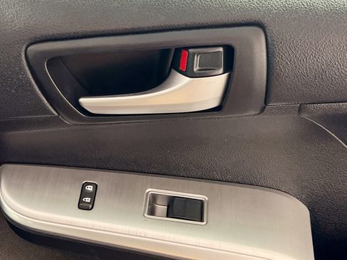 Used 2012 Toyota Camry SE image 31