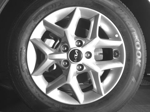 Used 2025 Kia Soul LX w/ LX Technology Package FWD image 12