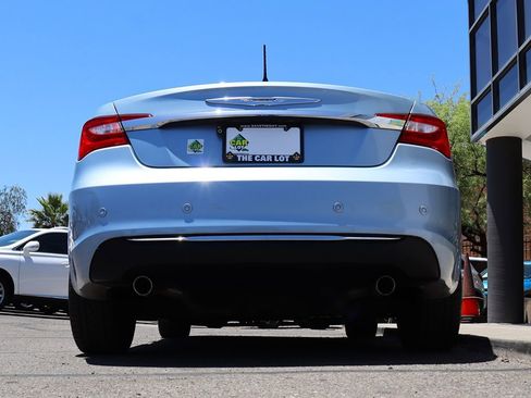 Used 2013 Chrysler 200 Limited FWD image 12