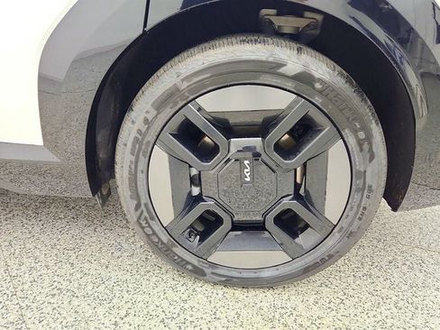 Used 2025 Kia EV9 GT-Line AWD/4WD image 9