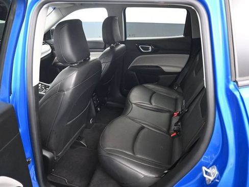 Used 2022 Jeep Compass Limited AWD/4WD image 10