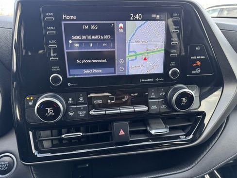 Used 2021 Toyota Highlander XLE image 15