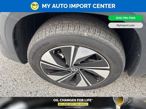 Used 2024 Volkswagen Taos SE AWD/4WD image 6