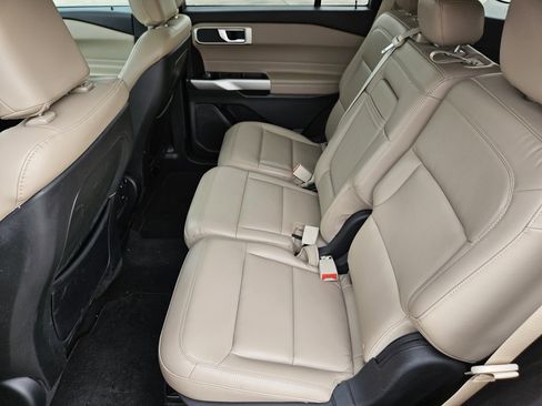 Used 2020 Ford Explorer XLT w/ Equipment Group 202A image 26