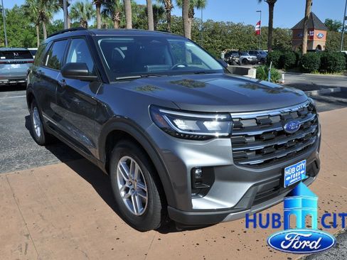 New 2026 Ford Explorer Active w/ Active Comfort Package RWD image 7