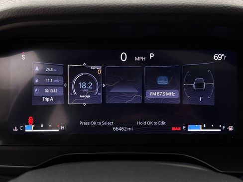 Used 2023 Jeep Grand Cherokee Limited w/ Luxury Tech Group II image 18