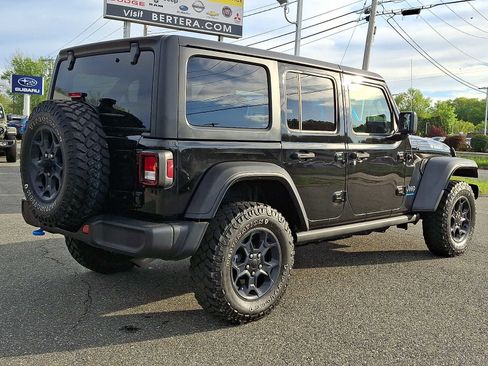 Used 2023 Jeep Wrangler Unlimited w/ Cold Weather Group AWD/4WD image 6