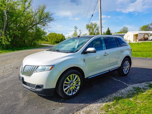 Used 2013 Lincoln MKX AWD image 7