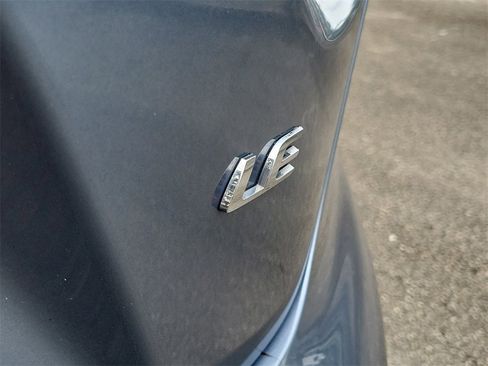 Used 2020 Toyota Corolla LE image 7